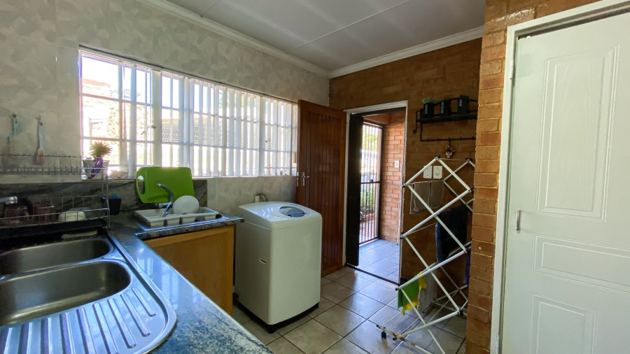 7 Bedroom Property for Sale in Kempton Park Ext 4 Gauteng