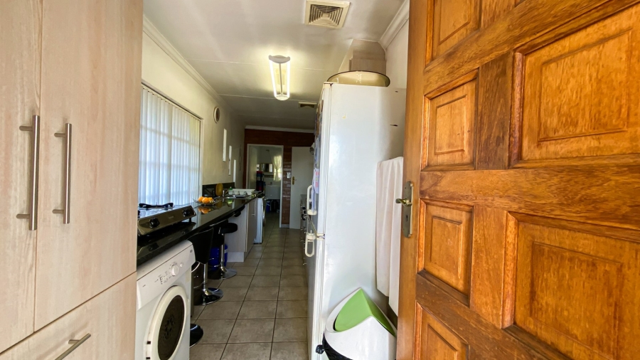 7 Bedroom Property for Sale in Kempton Park Ext 4 Gauteng