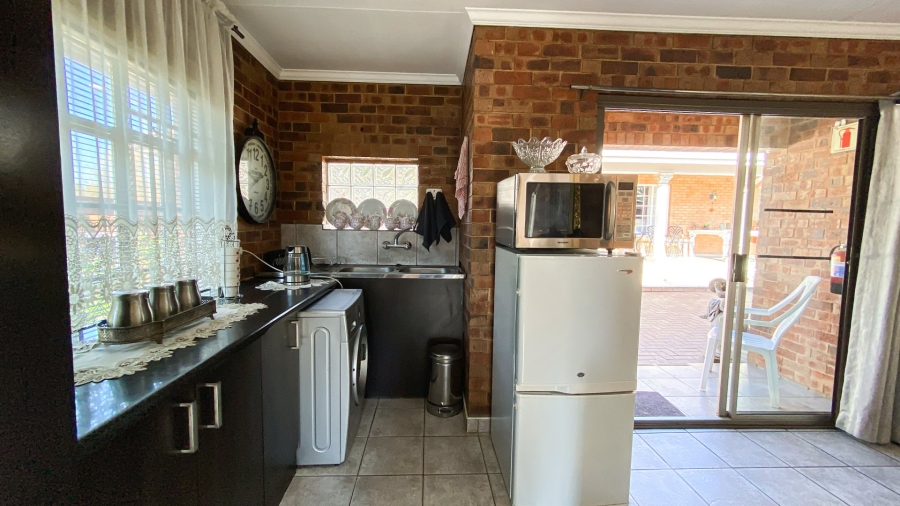 7 Bedroom Property for Sale in Kempton Park Ext 4 Gauteng