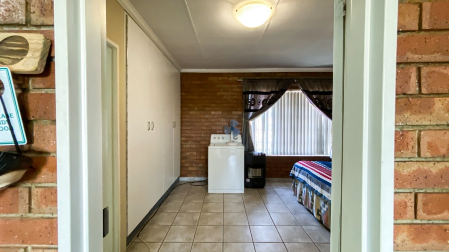 7 Bedroom Property for Sale in Kempton Park Ext 4 Gauteng