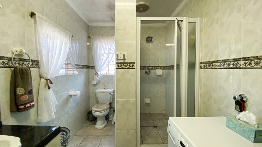 7 Bedroom Property for Sale in Kempton Park Ext 4 Gauteng