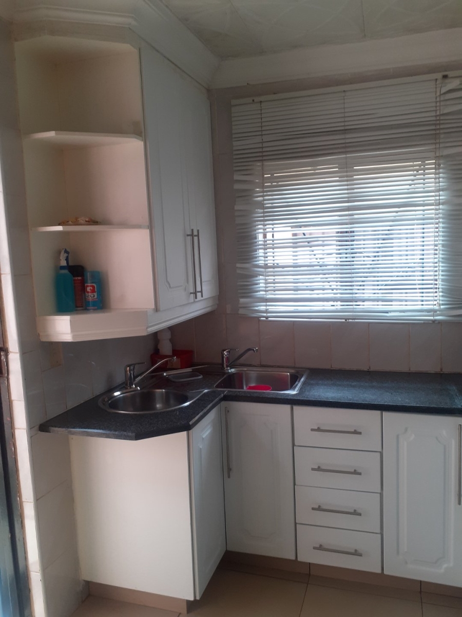 3 Bedroom Property for Sale in Palm Springs Gauteng