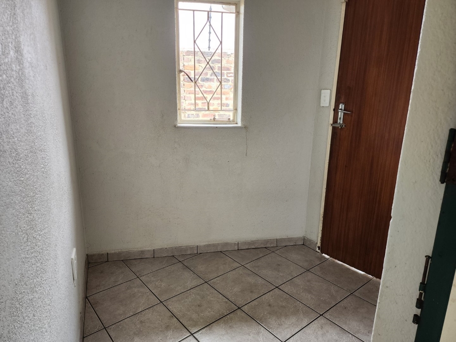 To Let 4 Bedroom Property for Rent in Beyers Park Gauteng