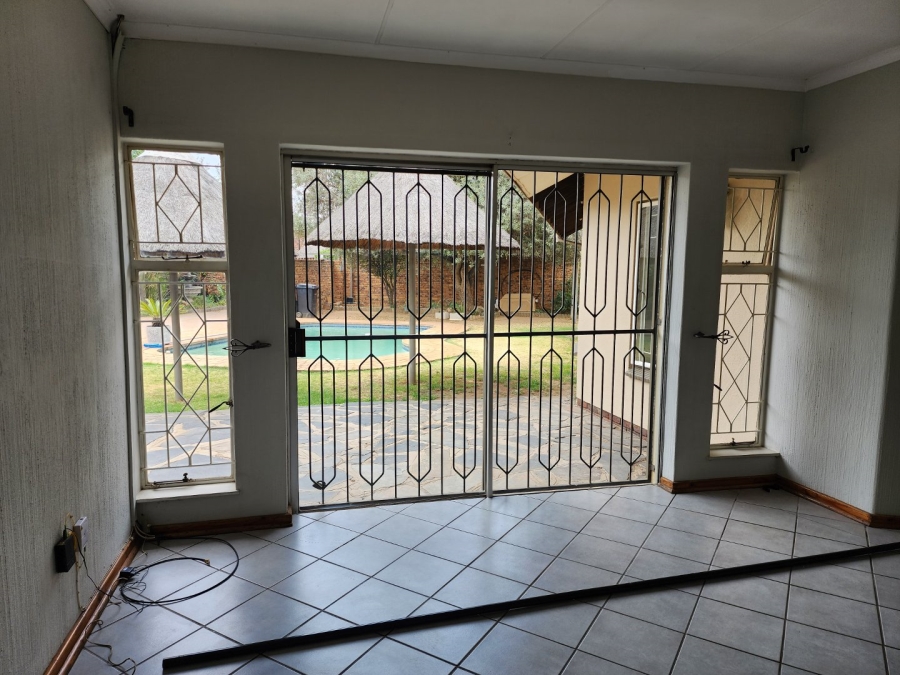 To Let 4 Bedroom Property for Rent in Beyers Park Gauteng