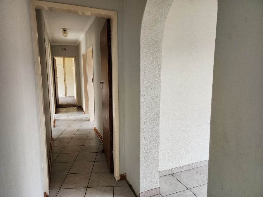 To Let 4 Bedroom Property for Rent in Beyers Park Gauteng