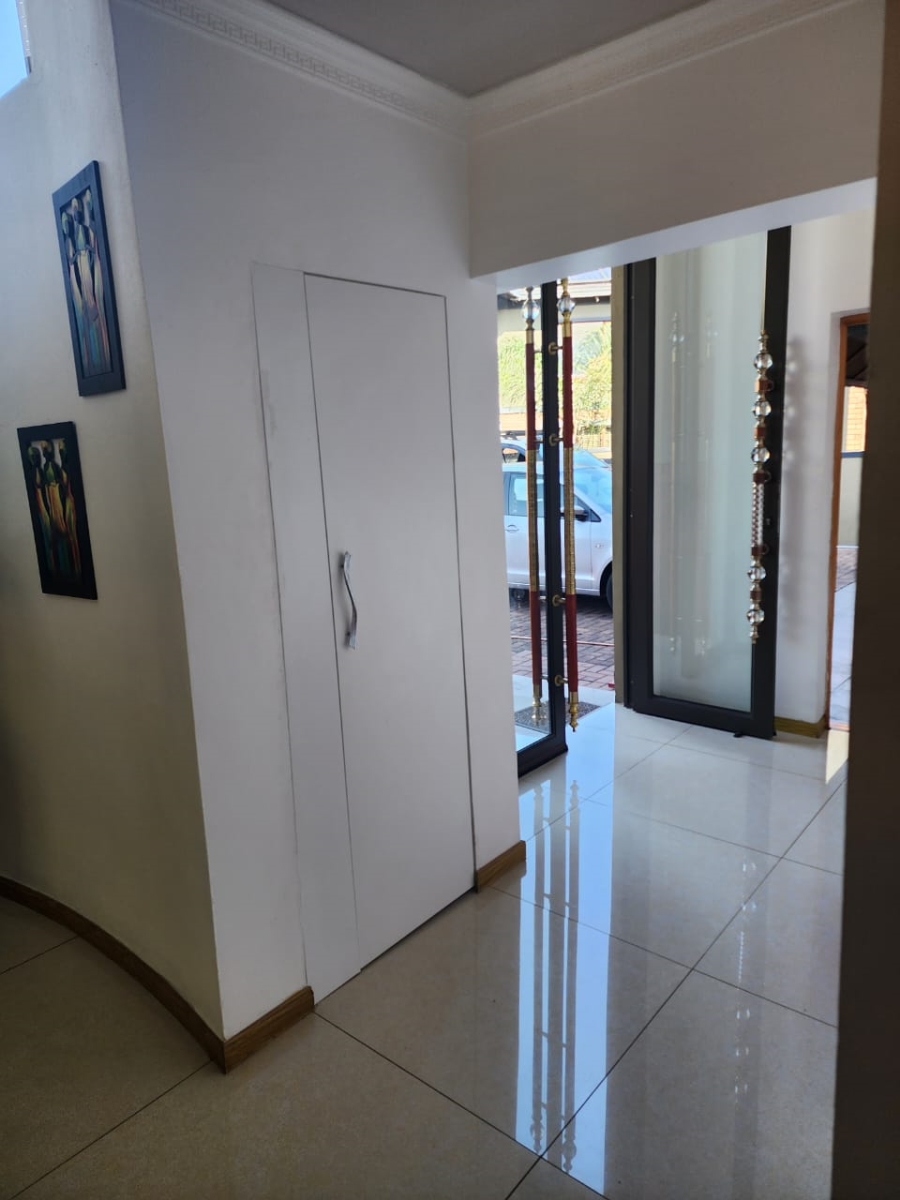 To Let 4 Bedroom Property for Rent in Beyers Park Gauteng