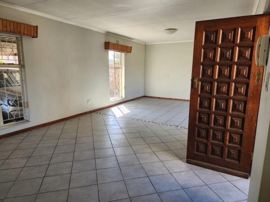 To Let 4 Bedroom Property for Rent in Beyers Park Gauteng