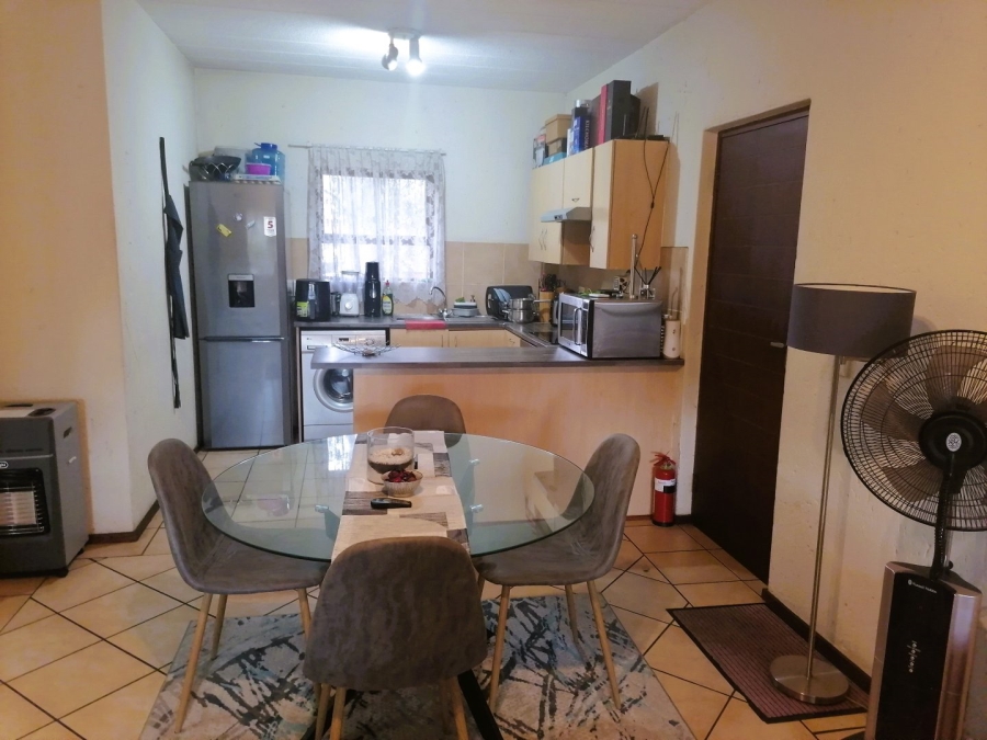 2 Bedroom Property for Sale in Douglasdale Gauteng