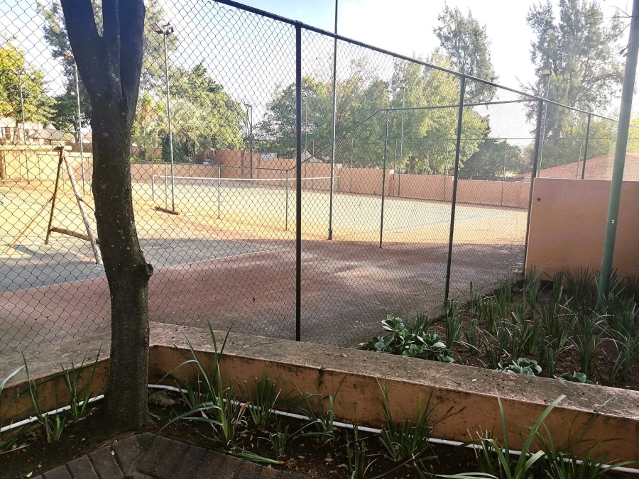 2 Bedroom Property for Sale in Douglasdale Gauteng