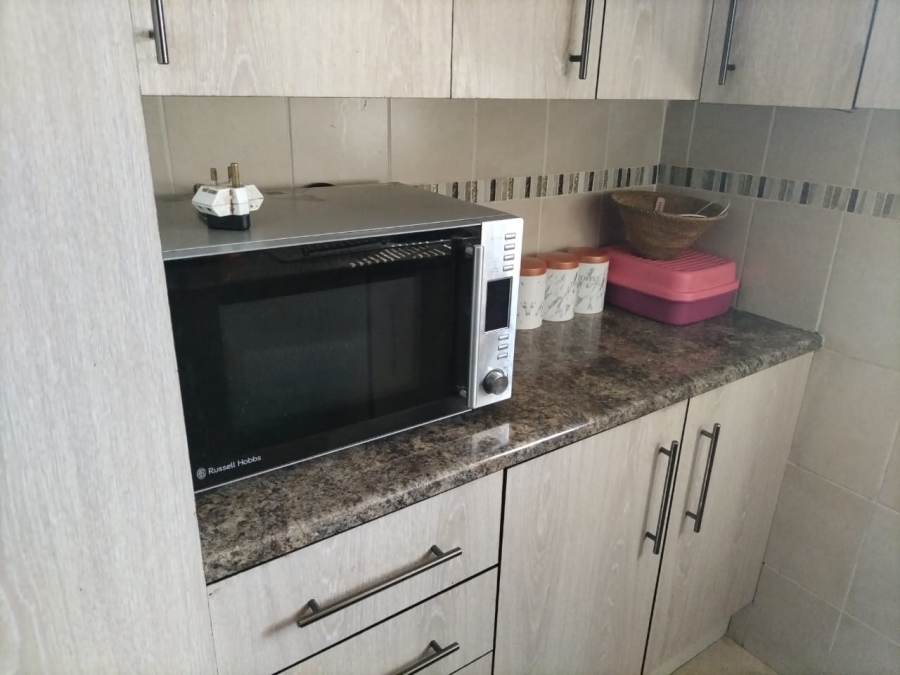 2 Bedroom Property for Sale in Fleurhof Gauteng