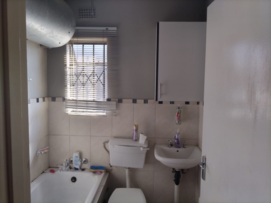 2 Bedroom Property for Sale in Fleurhof Gauteng