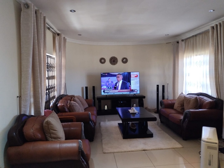 5 Bedroom Property for Sale in Alan Manor Gauteng