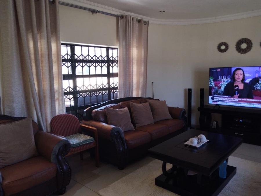 5 Bedroom Property for Sale in Alan Manor Gauteng