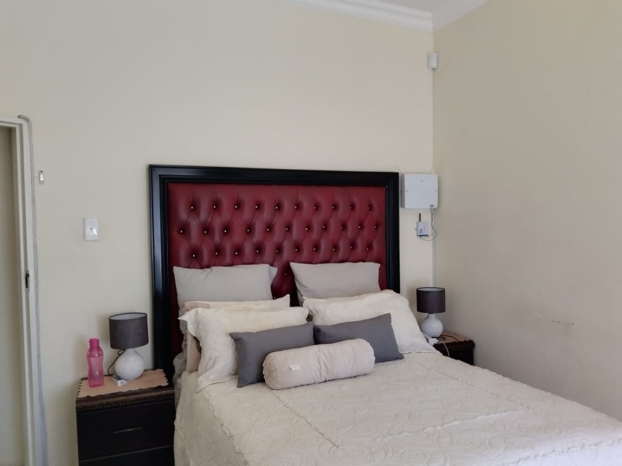 5 Bedroom Property for Sale in Alan Manor Gauteng