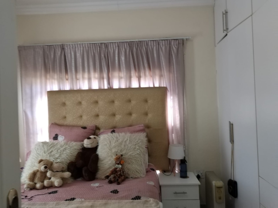 5 Bedroom Property for Sale in Alan Manor Gauteng