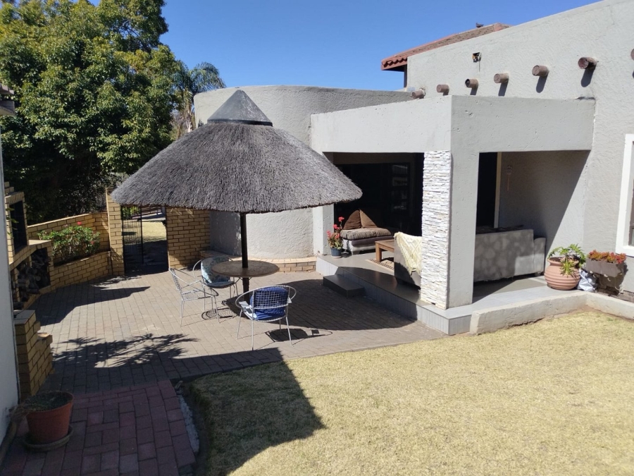 5 Bedroom Property for Sale in Alan Manor Gauteng