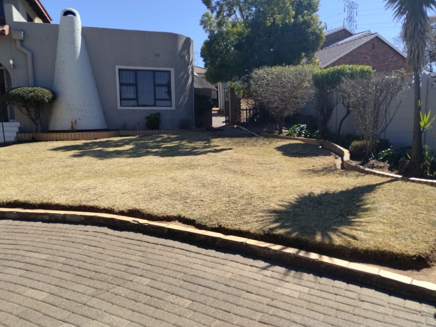 5 Bedroom Property for Sale in Alan Manor Gauteng