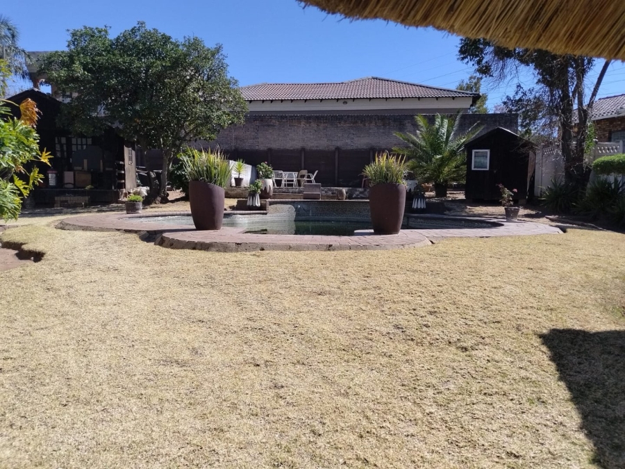 5 Bedroom Property for Sale in Alan Manor Gauteng