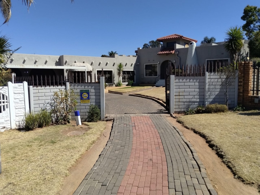 5 Bedroom Property for Sale in Alan Manor Gauteng