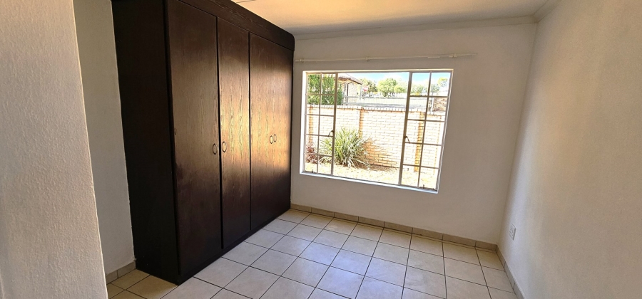 2 Bedroom Property for Sale in Kosmosdal Gauteng