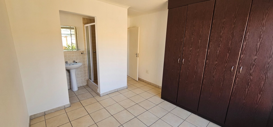 2 Bedroom Property for Sale in Kosmosdal Gauteng