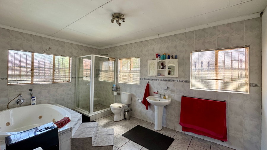 3 Bedroom Property for Sale in Lyttelton Manor Gauteng