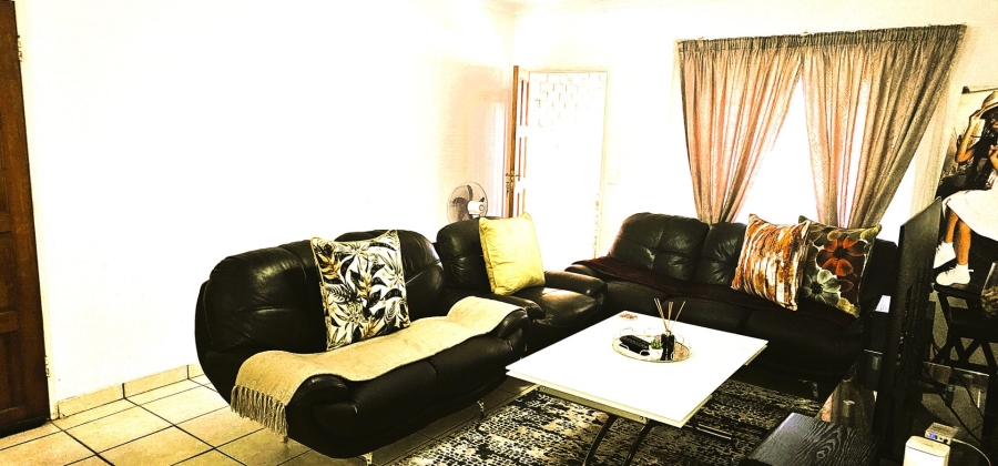 3 Bedroom Property for Sale in Kosmosdal Gauteng