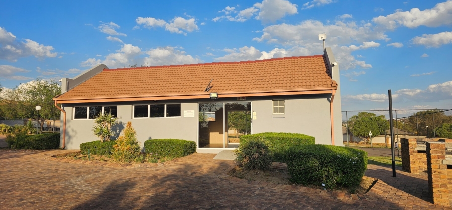 3 Bedroom Property for Sale in Kosmosdal Gauteng