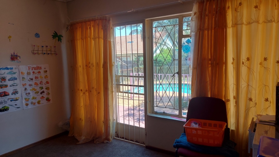 4 Bedroom Property for Sale in Elardus Park Gauteng