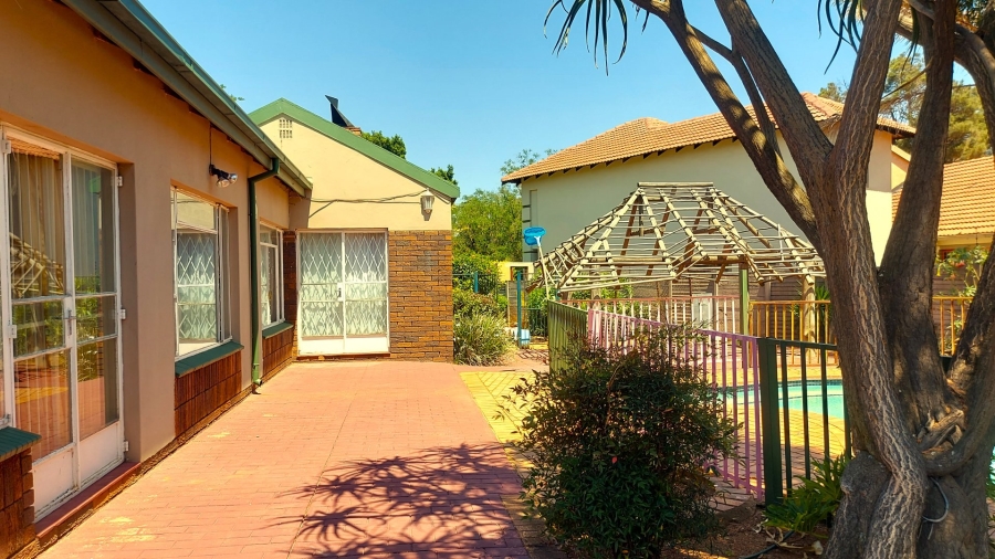 4 Bedroom Property for Sale in Elardus Park Gauteng