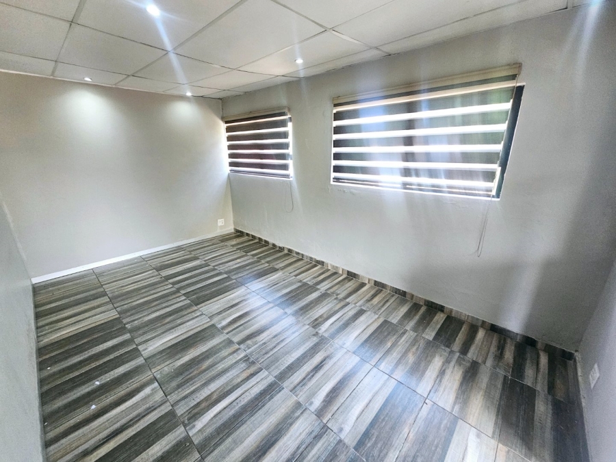 To Let commercial Property for Rent in Eldoraigne Gauteng