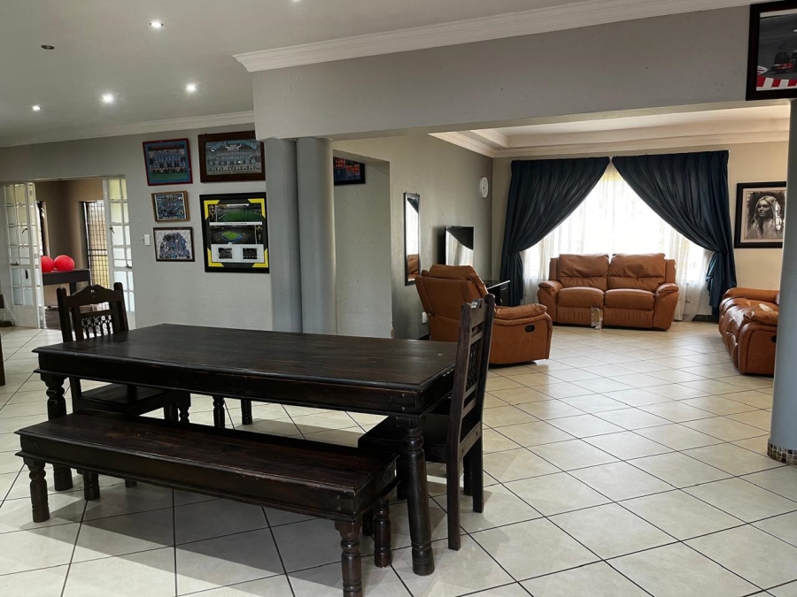 5 Bedroom Property for Sale in Kameeldrift West Gauteng