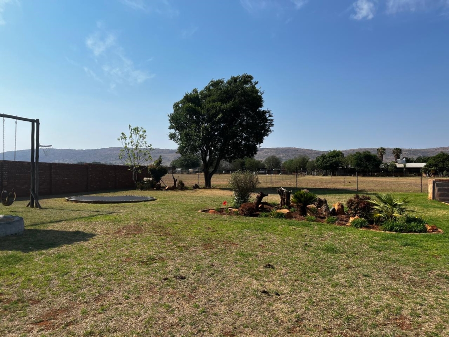 5 Bedroom Property for Sale in Kameeldrift West Gauteng