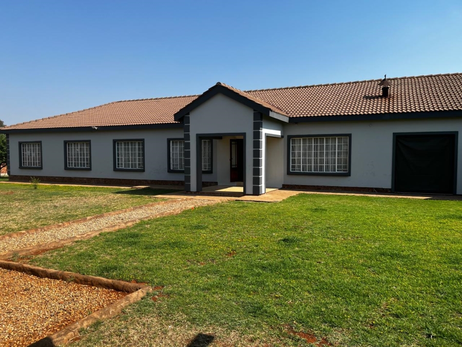 5 Bedroom Property for Sale in Kameeldrift West Gauteng