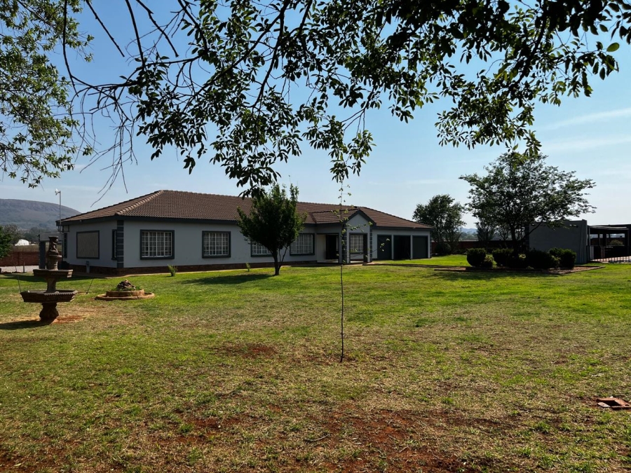 5 Bedroom Property for Sale in Kameeldrift West Gauteng