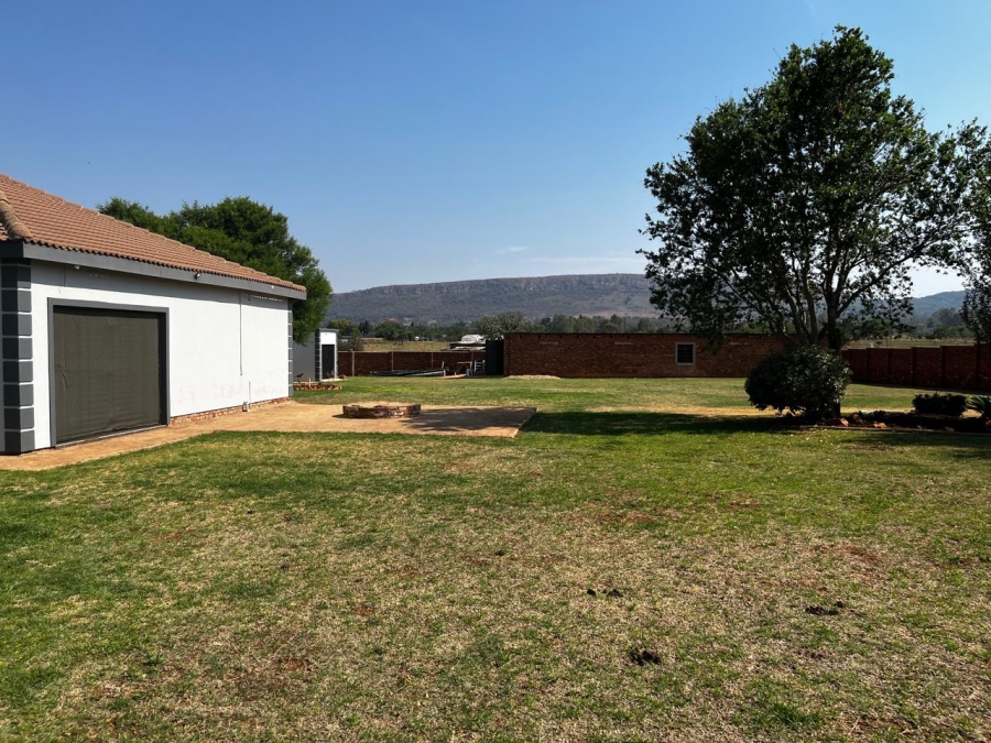 5 Bedroom Property for Sale in Kameeldrift West Gauteng