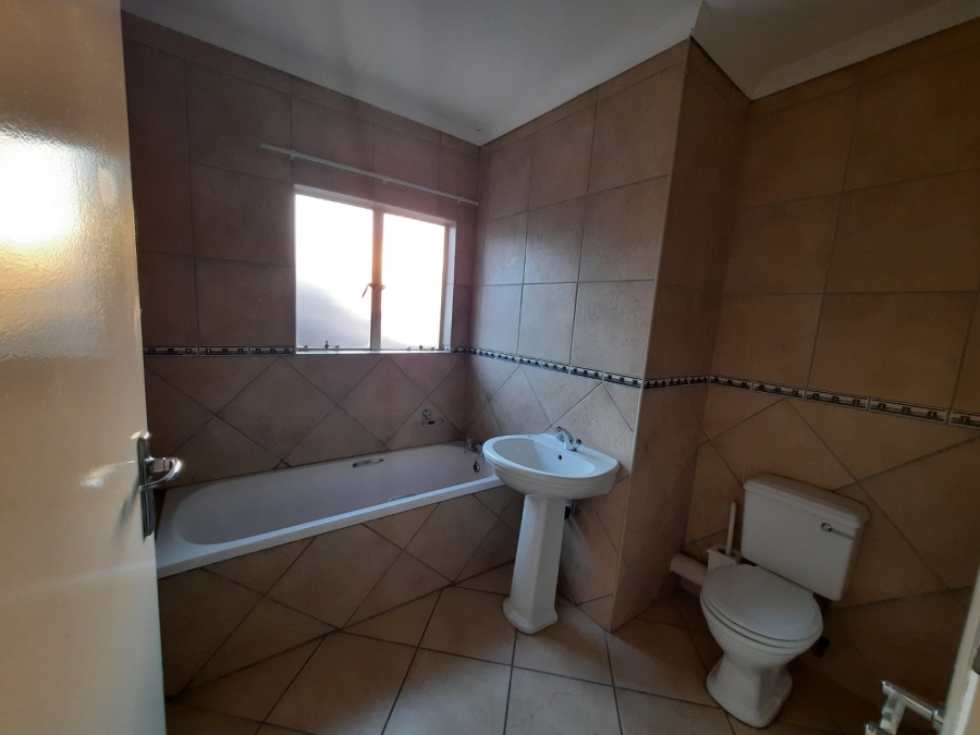 To Let 2 Bedroom Property for Rent in Brooklands Lifestyle Estate Gauteng