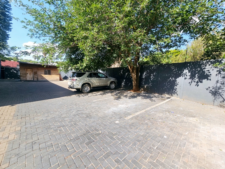 To Let commercial Property for Rent in Eldoraigne Gauteng