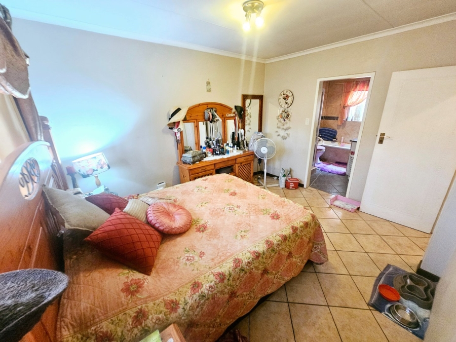 2 Bedroom Property for Sale in Monavoni Gauteng