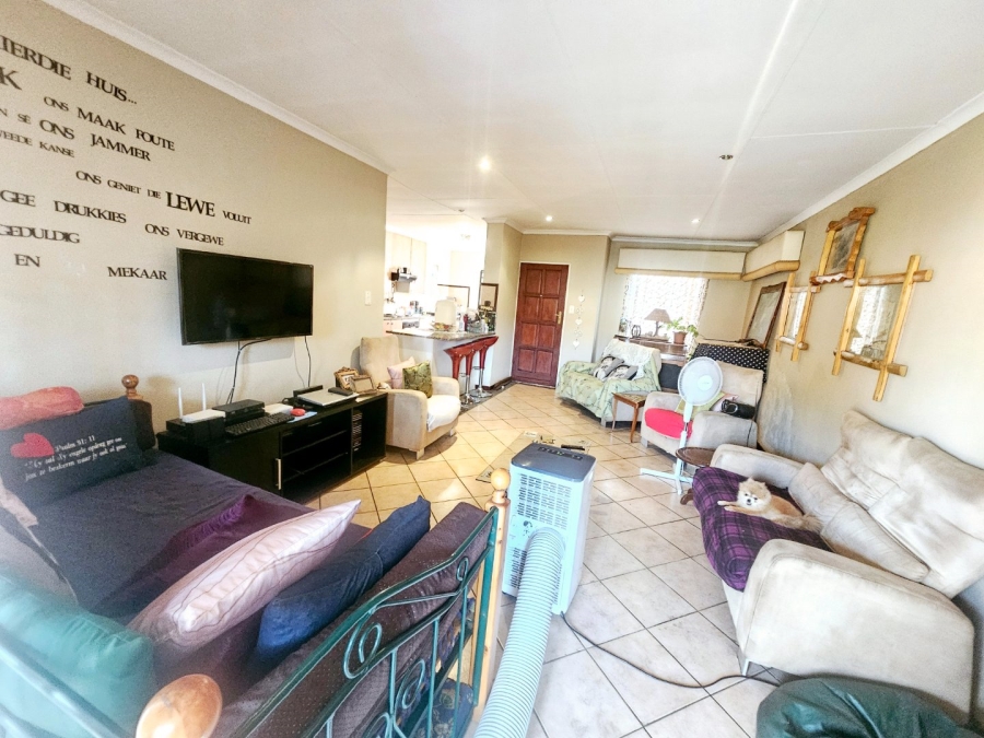 2 Bedroom Property for Sale in Monavoni Gauteng