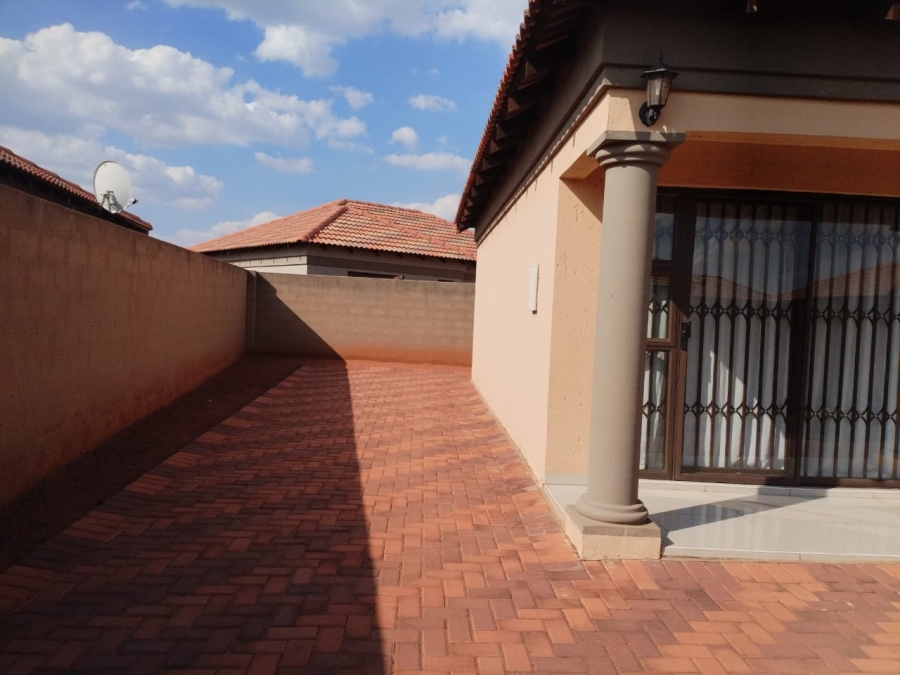 3 Bedroom Property for Sale in Dawn Park Gauteng