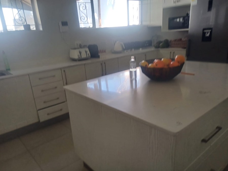 5 Bedroom Property for Sale in Houghton Estate Gauteng