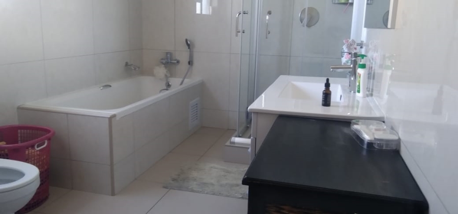 2 Bedroom Property for Sale in Lilianton Gauteng