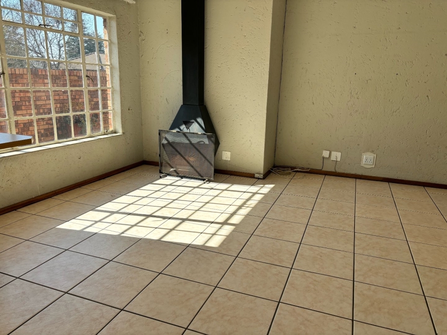 To Let 3 Bedroom Property for Rent in New Redruth Gauteng