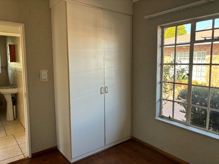 To Let 3 Bedroom Property for Rent in New Redruth Gauteng