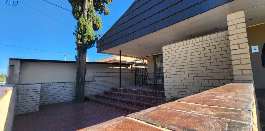 4 Bedroom Property for Sale in Laudium Gauteng