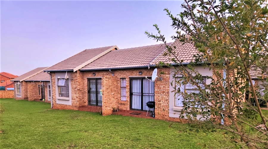 2 Bedroom Property for Sale in Sugar Bush Estate Gauteng