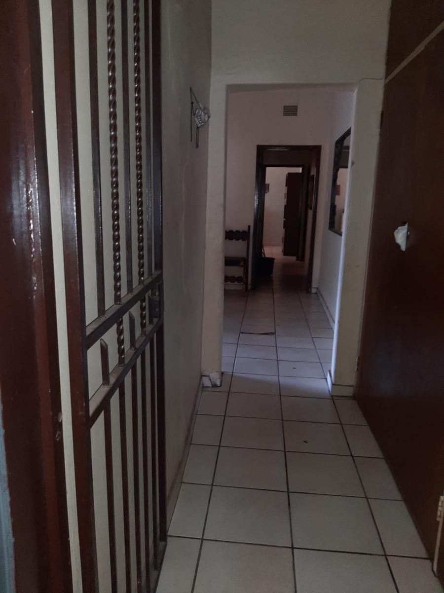 5 Bedroom Property for Sale in Pretoria Gardens Gauteng