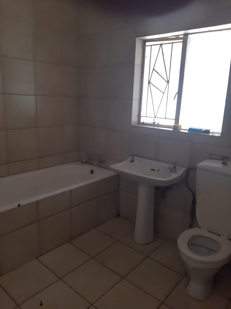 5 Bedroom Property for Sale in Pretoria Gardens Gauteng