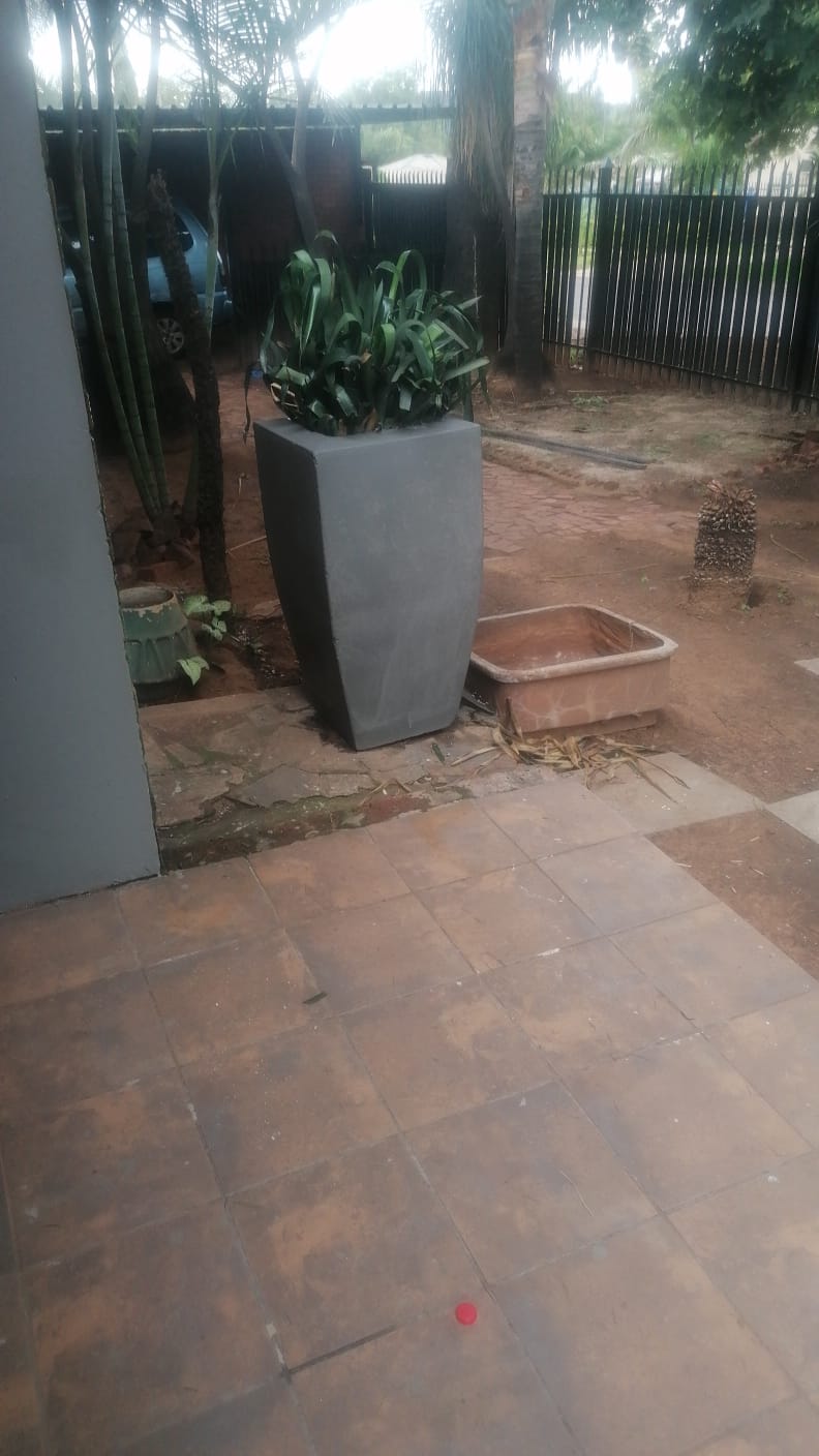 5 Bedroom Property for Sale in Pretoria Gardens Gauteng